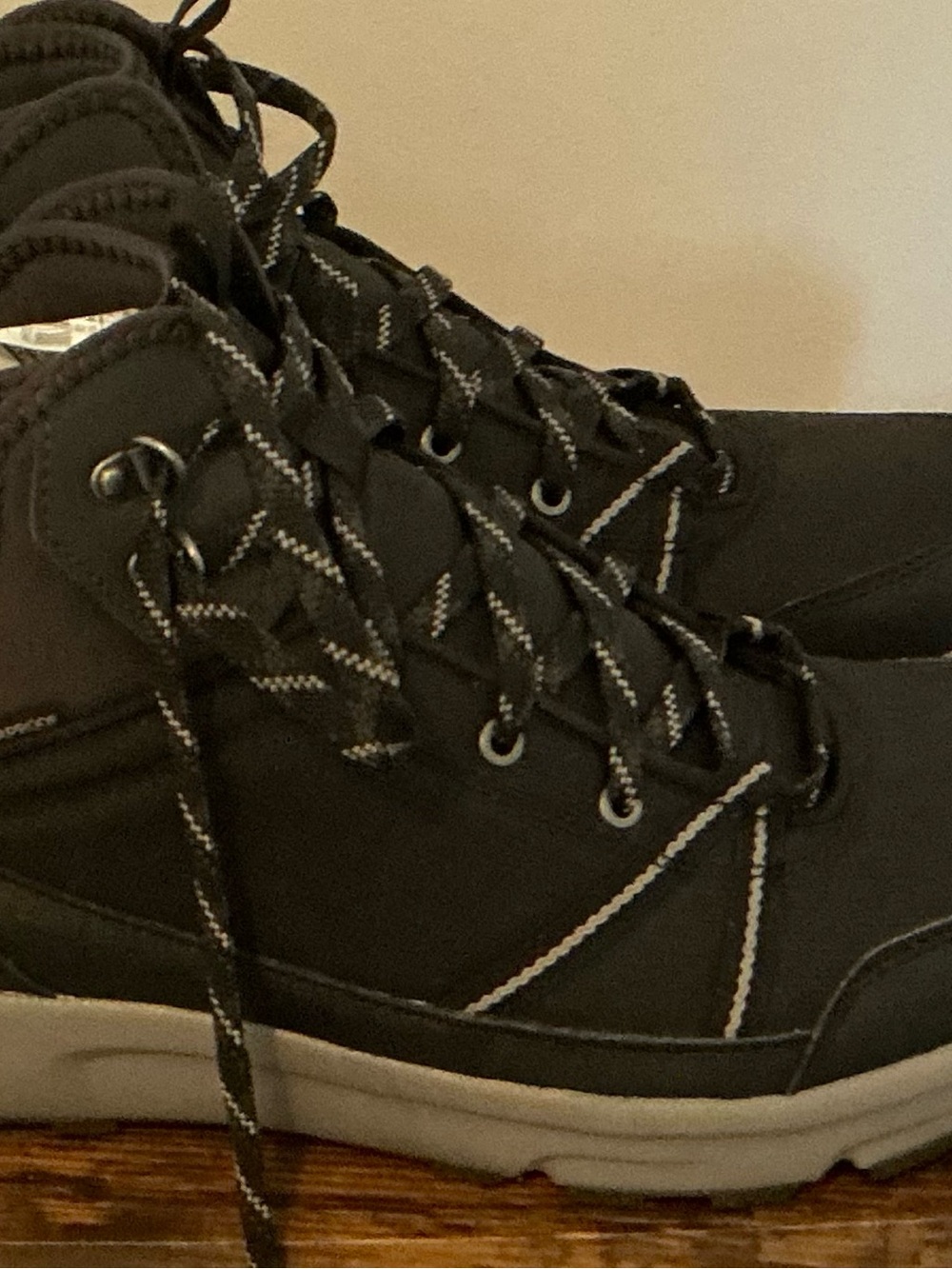 Men's Sz 10.5 Black Lace-Up Waterproof Casual Hiking Shoes